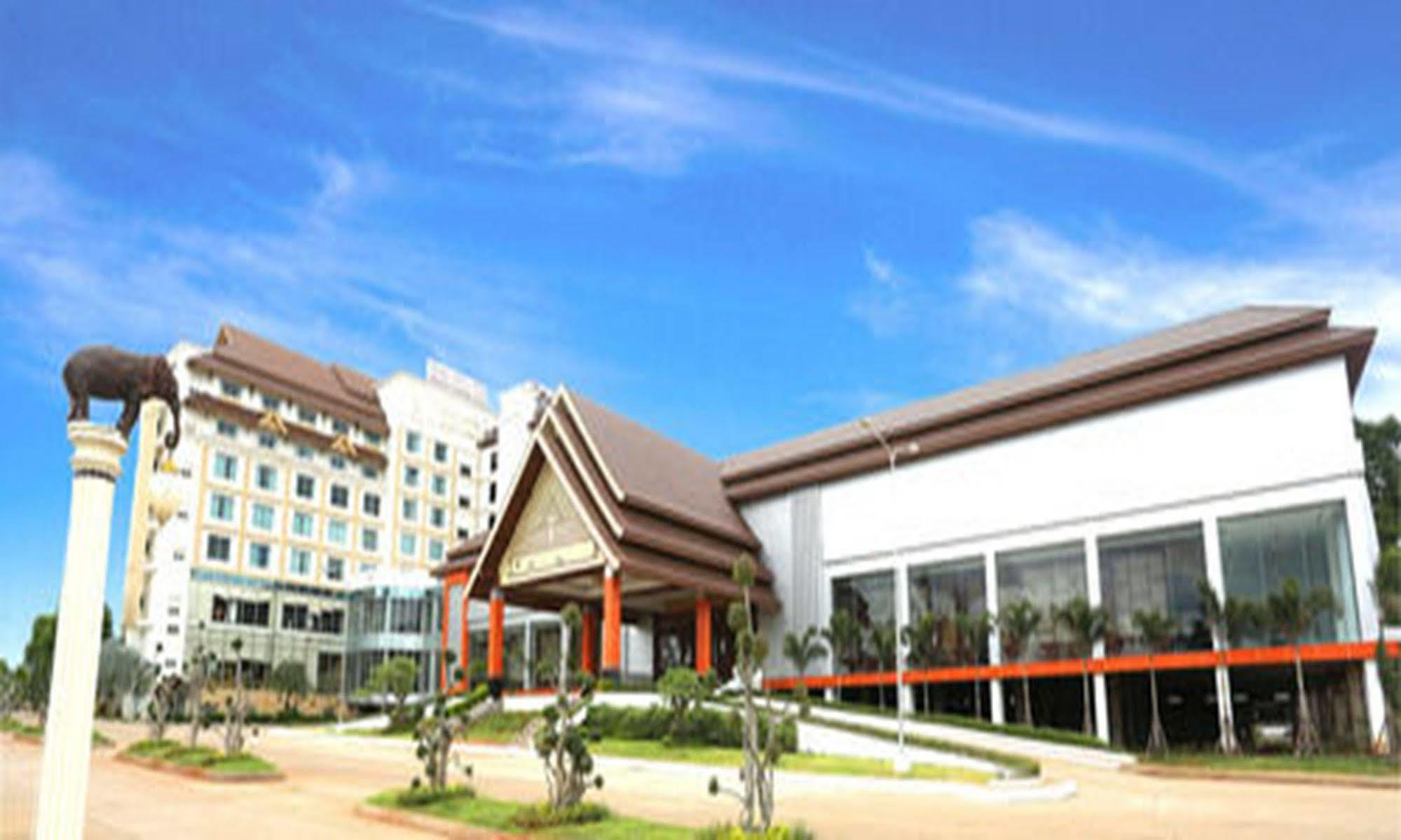 Arawan Riverside Hotel Pakse Esterno foto